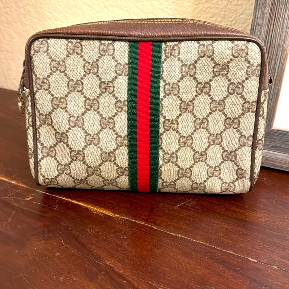 Authebtic Vintage Gucci Clutch GG